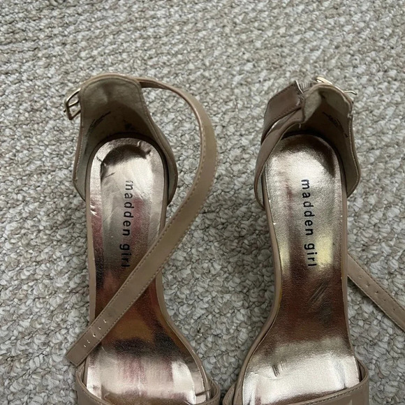 Madden Girl  Darrlin Nude strappy heels size 8.5 - Picture 3 of 10